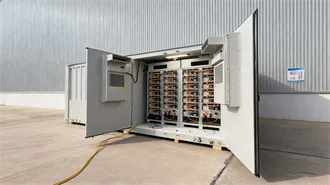 How to connect 20v solar panel to battery