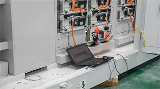 Wide-temperature-range network cabinets for remote areas