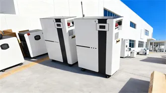 What types of building energy storage devices are there