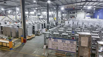 Use energy storage cabinet batteries as circuit power supply